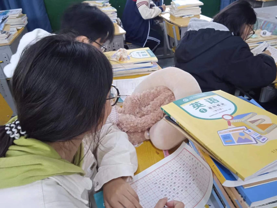 如何在比赛中更好地执行进攻战术?_0
